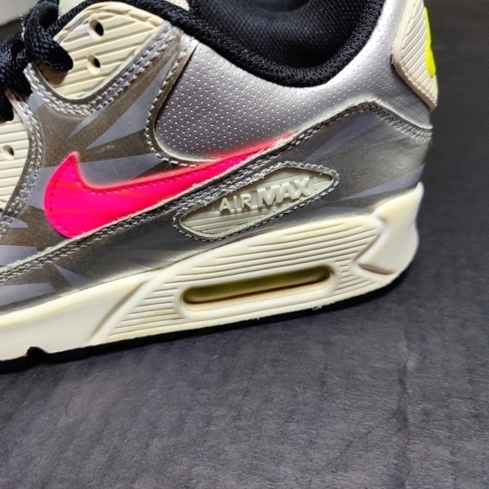 Nike Air Max 90 Metallic Silver Pink Neon Women's Big Girl Size 6.5Y